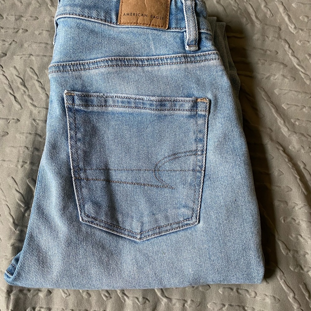 American Eagle Light Washed Mom Straight Jeans - Size 2